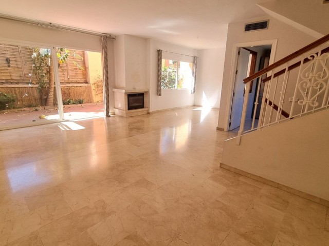 3 Bedrooms Townhouse in Nueva Andalucía