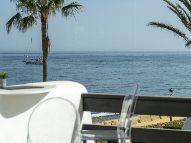 Adosado con 4 Dormitorios  en Puerto Banús