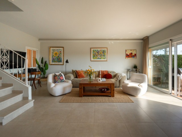 4 Bedrooms Townhouse in Nueva Andalucía
