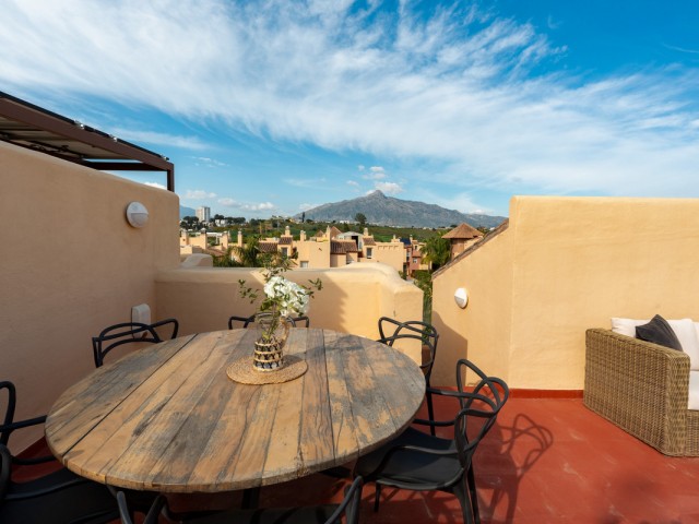 4 Bedrooms Townhouse in Nueva Andalucía