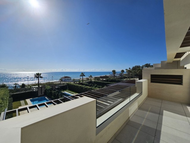 4 Bedrooms Townhouse in New Golden Mile