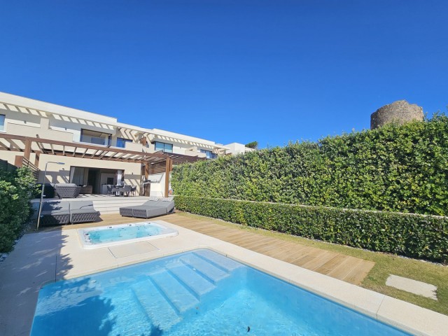 4 Bedrooms Townhouse in New Golden Mile