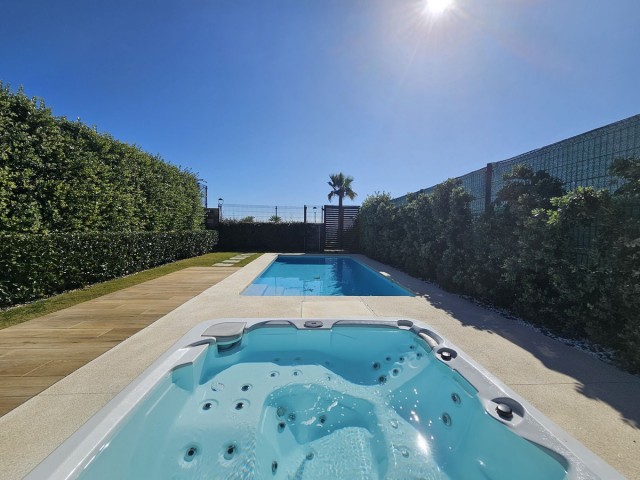 4 Bedrooms Townhouse in New Golden Mile