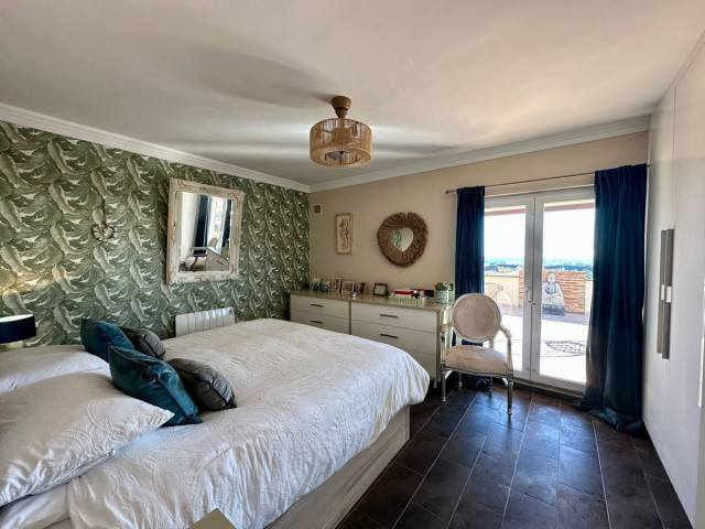 6 Soveroms Villa i Estepona
