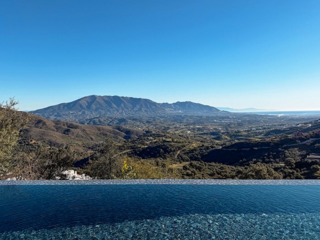 6 Makuuhuoneen Huvila Marbella