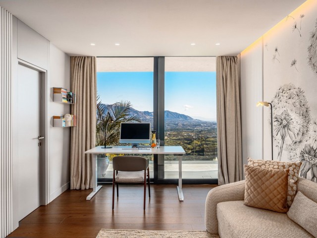 6 Makuuhuoneen Huvila Marbella