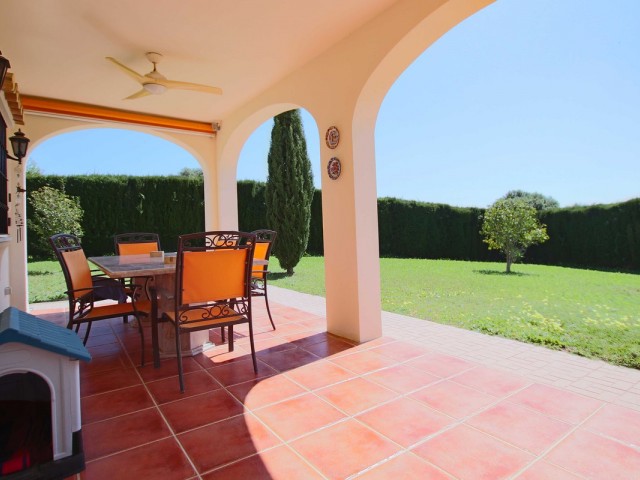 4 Schlafzimmer Villa in Estepona