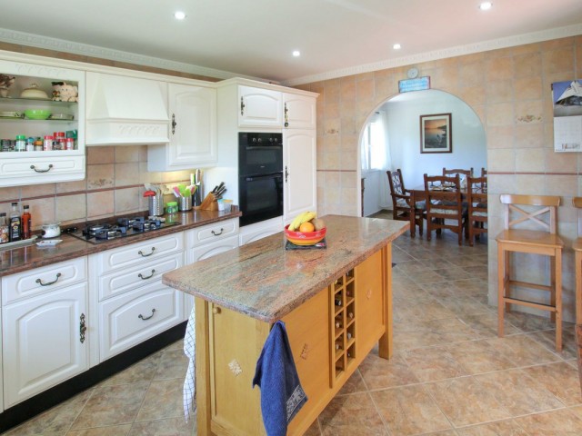 4 Schlafzimmer Villa in Estepona