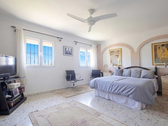 4 Schlafzimmer Villa in Estepona