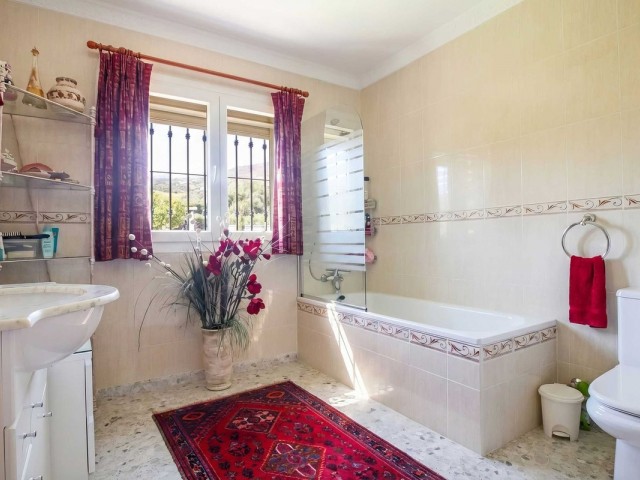 4 Schlafzimmer Villa in Estepona