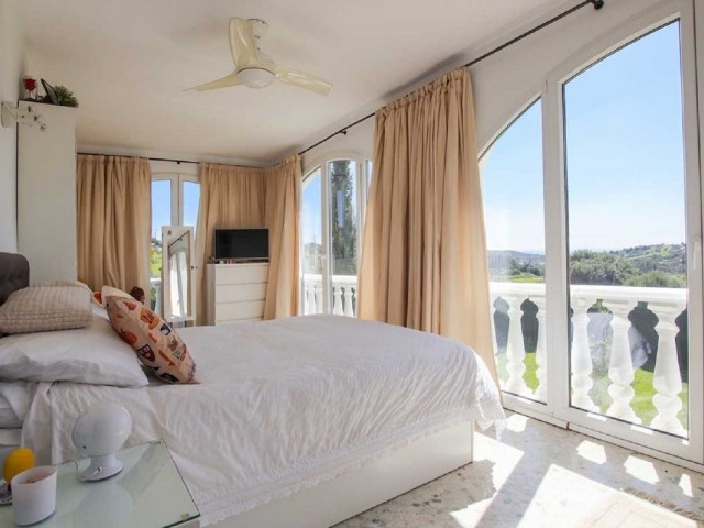 4 Schlafzimmer Villa in Estepona