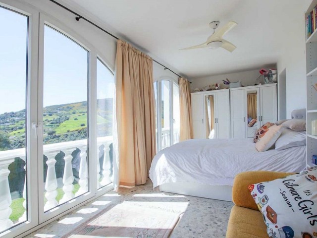 4 Schlafzimmer Villa in Estepona