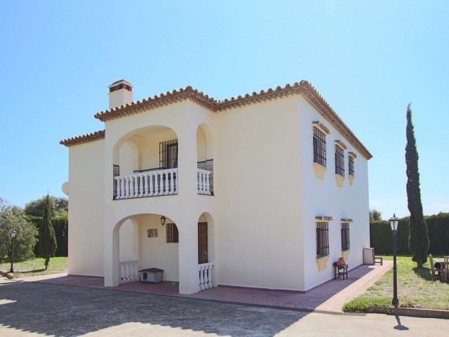 4 Schlafzimmer Villa in Estepona
