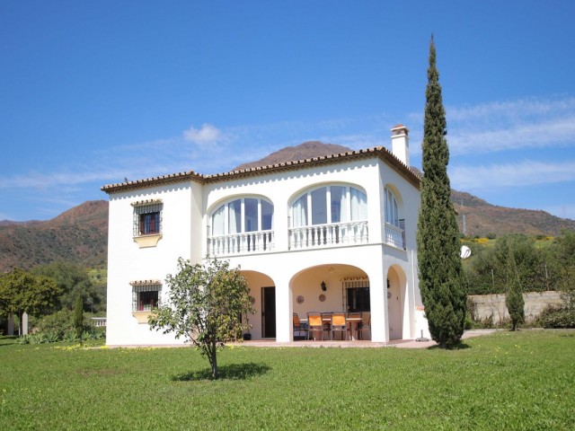 4 Schlafzimmer Villa in Estepona