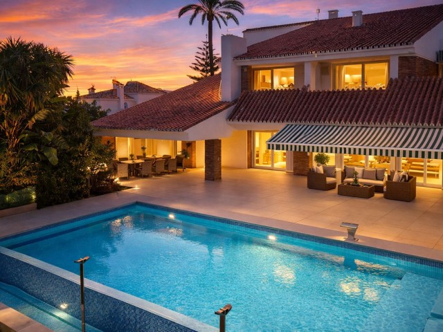 7 Soveroms Villa i Puerto Banús