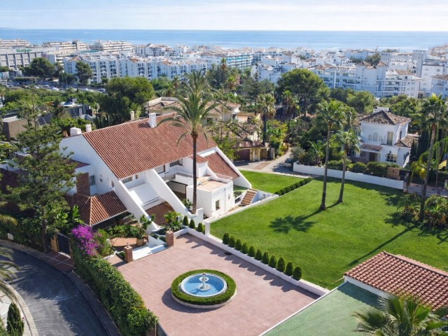 7 Soveroms Villa i Puerto Banús