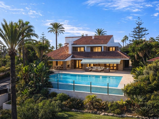 7 Soveroms Villa i Puerto Banús