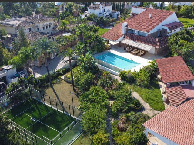 7 Soveroms Villa i Puerto Banús