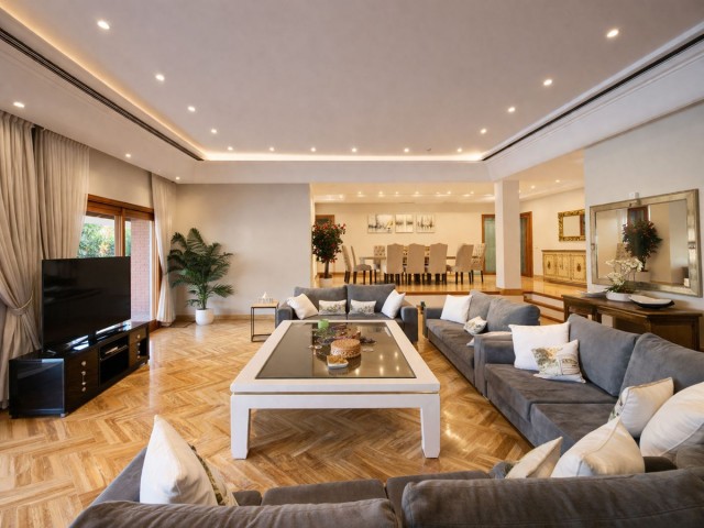 7 Soveroms Villa i Puerto Banús