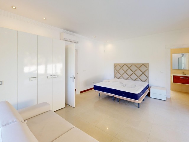 Villa avec 6 Chambres  à Sotogrande Costa
