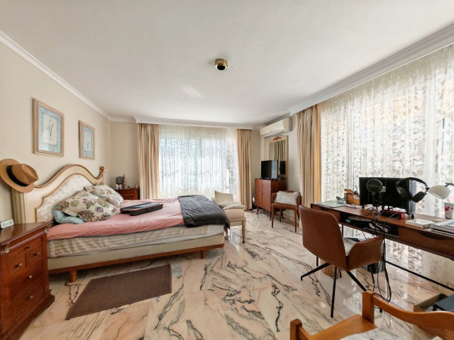 5 Bedrooms Villa in Benalmadena