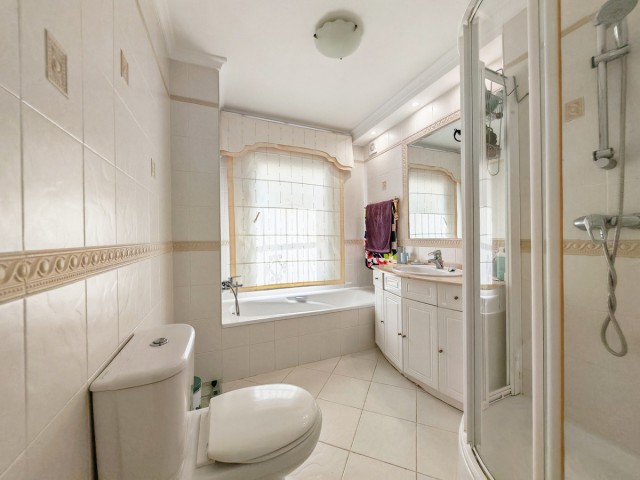 5 Bedrooms Villa in Benalmadena