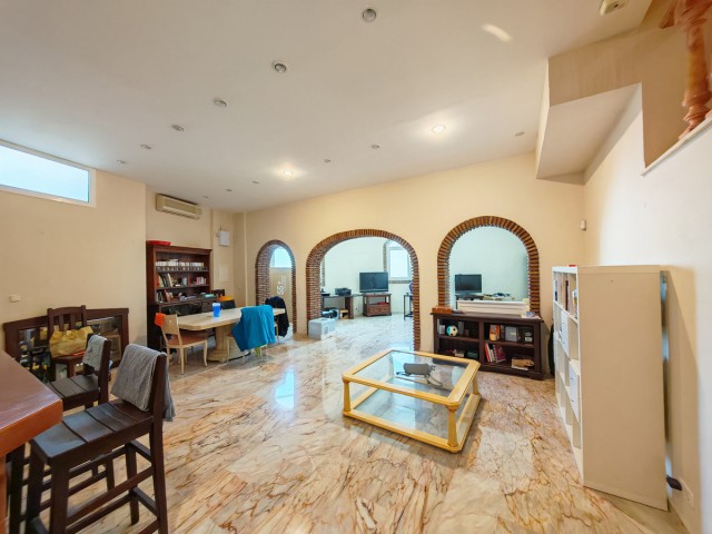 5 Bedrooms Villa in Benalmadena