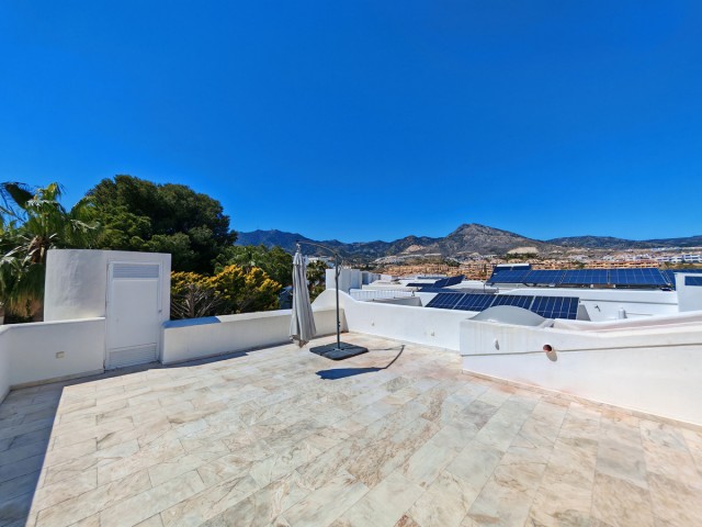 5 Bedrooms Villa in Benalmadena