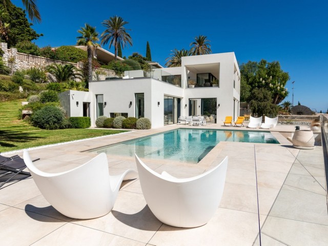 4 Bedrooms Villa in Marbella