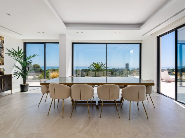 4 Bedrooms Villa in Marbella