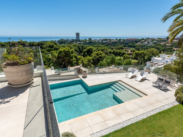 4 Bedrooms Villa in Marbella