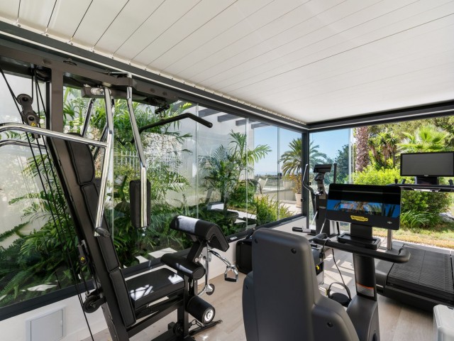 4 Bedrooms Villa in Marbella