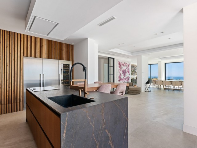 4 Bedrooms Villa in Marbella