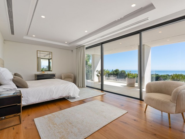 4 Bedrooms Villa in Marbella