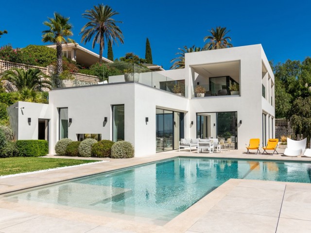 4 Bedrooms Villa in Marbella