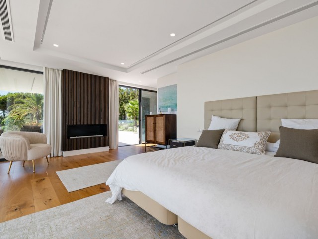 4 Bedrooms Villa in Marbella