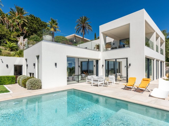 4 Bedrooms Villa in Marbella