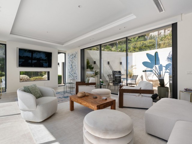 4 Bedrooms Villa in Marbella