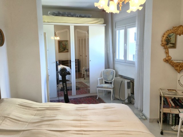 Penthouse avec 1 Chambres  à Puerto de Cabopino