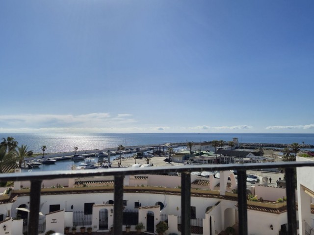 Penthouse avec 1 Chambres  à Puerto de Cabopino