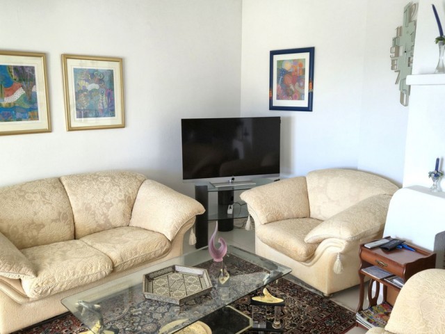 Penthouse avec 1 Chambres  à Puerto de Cabopino