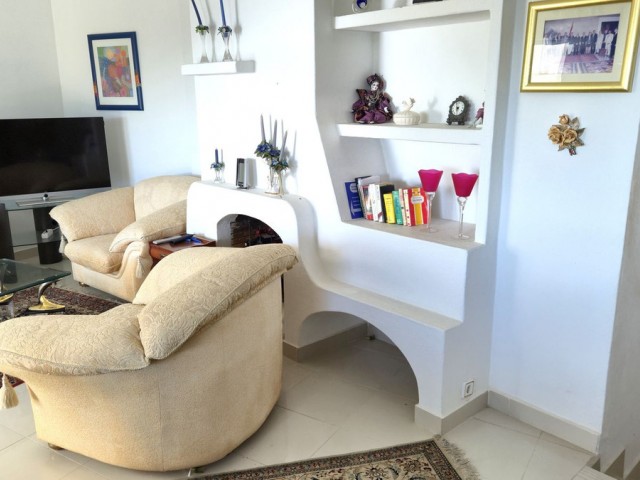 Penthouse avec 1 Chambres  à Puerto de Cabopino