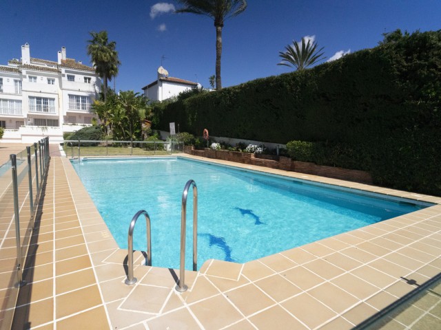 Adosado con 2 Dormitorios  en Puerto Banús