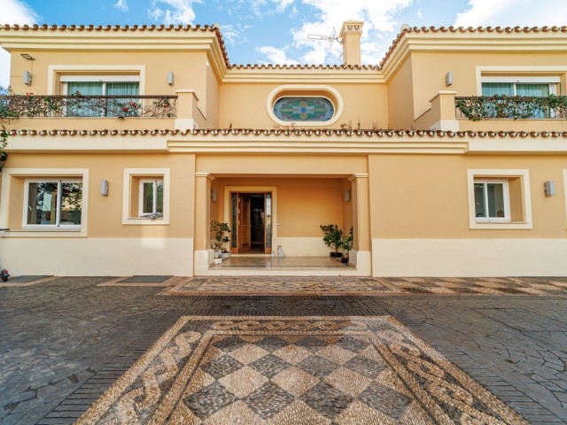 8 Makuuhuoneen Huvila Marbella