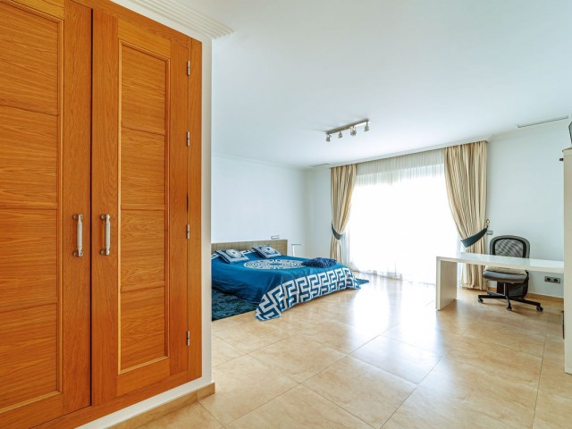 8 Makuuhuoneen Huvila Marbella