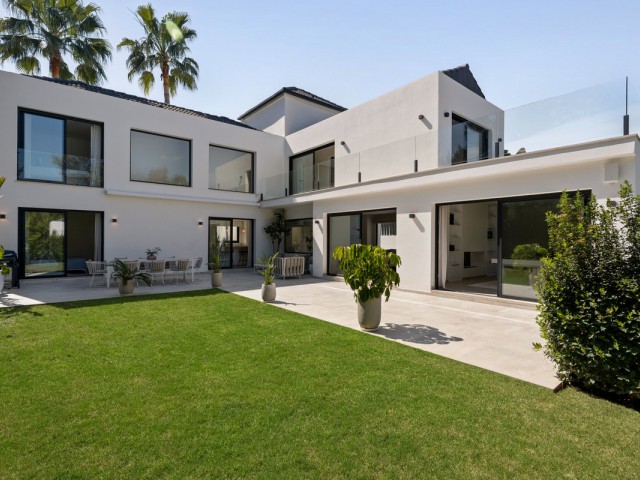 4 Schlafzimmer Villa in Las Brisas