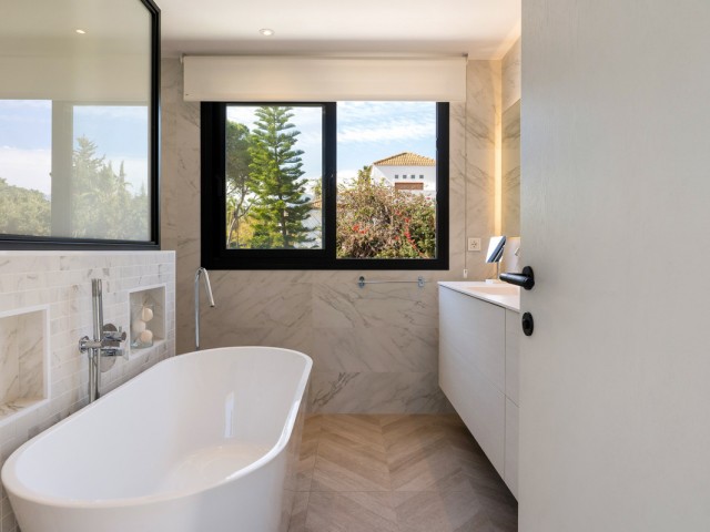4 Schlafzimmer Villa in Las Brisas