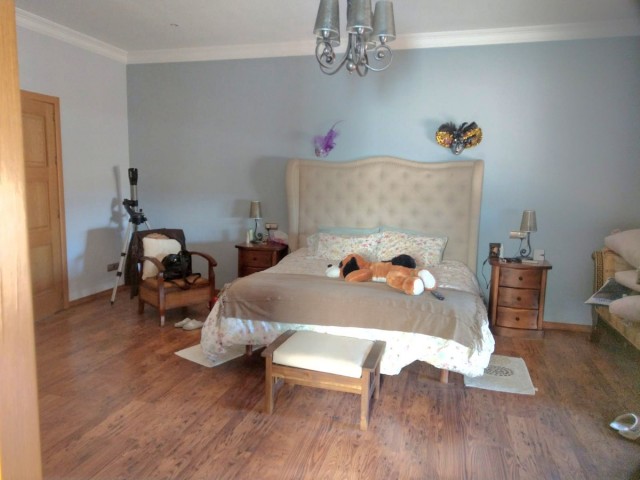 Villa avec 4 Chambres  à Sierrezuela