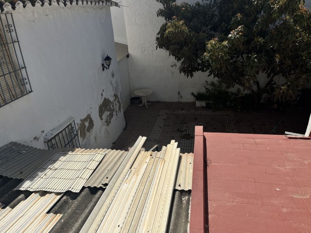 8 Bedrooms Townhouse in Estepona