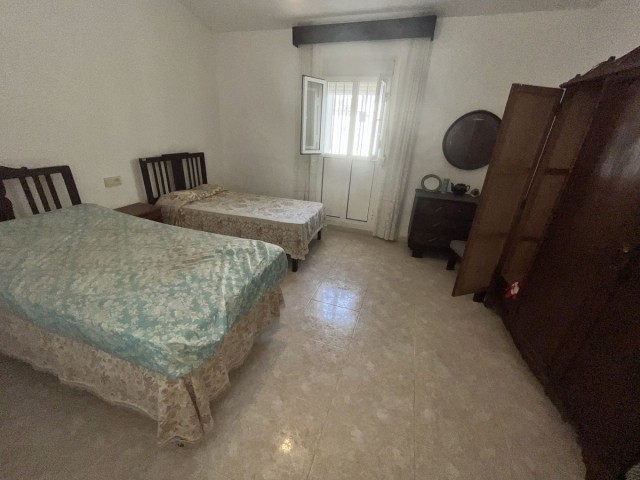 8 Bedrooms Townhouse in Estepona